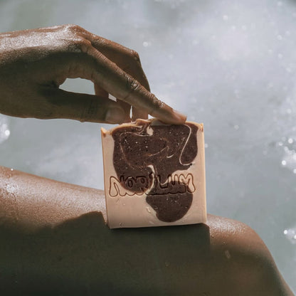 Antioxidant boost to revitalise tired, dull skin solid soap body and face